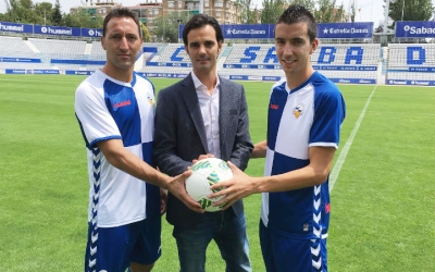 Migue i Pedro Capó amb Bruno Batlle al mig | Sergi Garcés